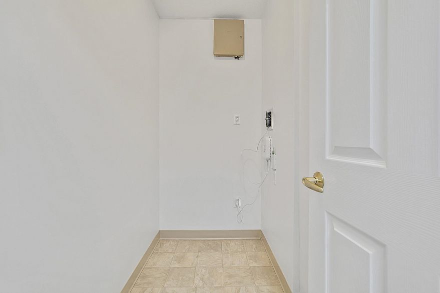 102 8989 Hudson Street