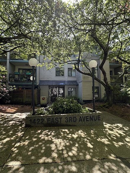 309 1422 E 3rd Avenue