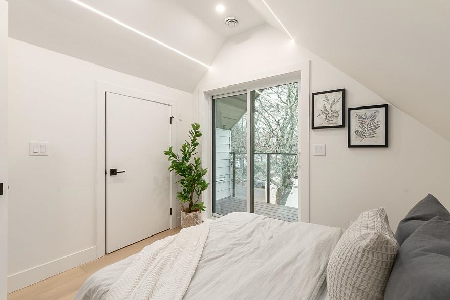 1 3508 E Pender Street