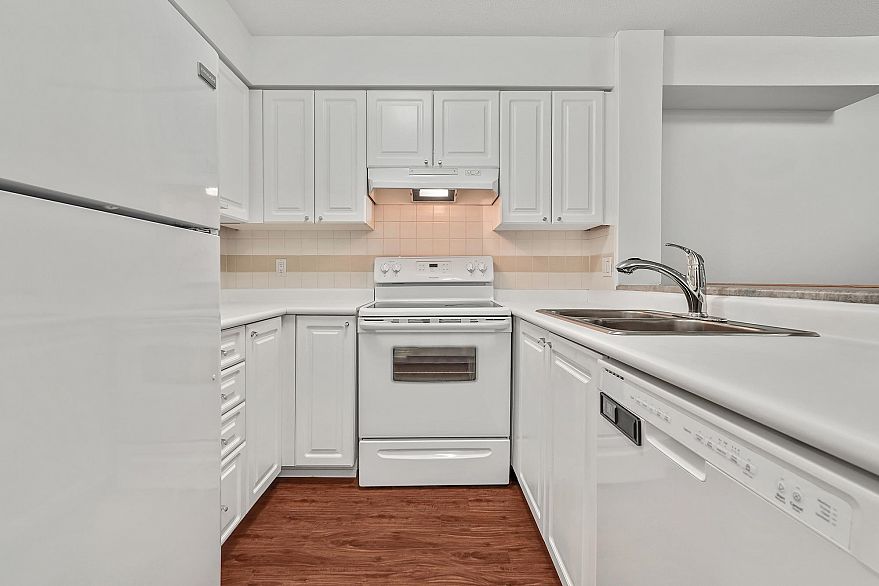 102 8989 Hudson Street