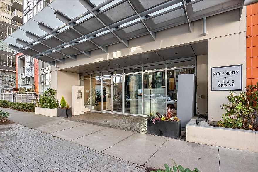 502 1833 Crowe Street