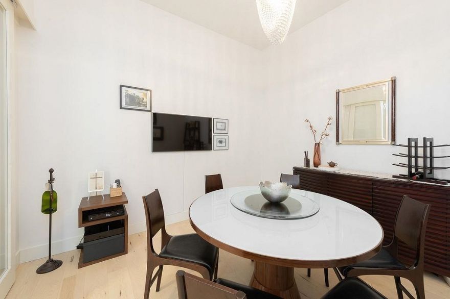 5952 Chancellor Mews