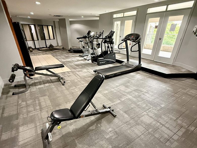 302 4028 Knight Street