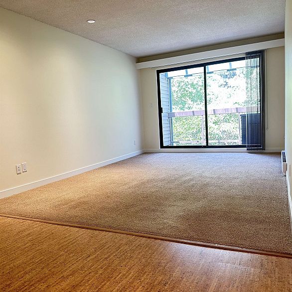 309 1422 E 3rd Avenue