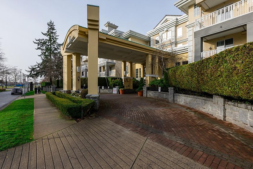 104 5835 Hampton Place