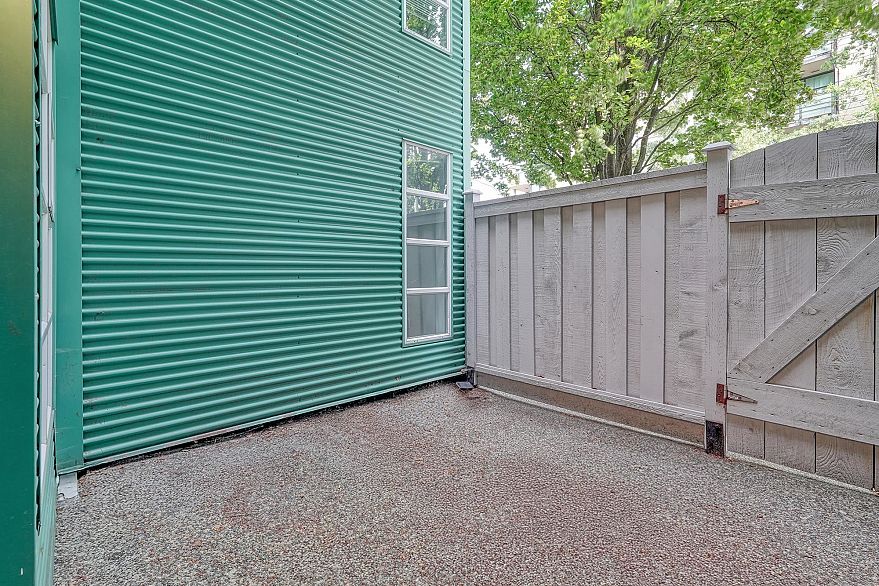 102 8989 Hudson Street