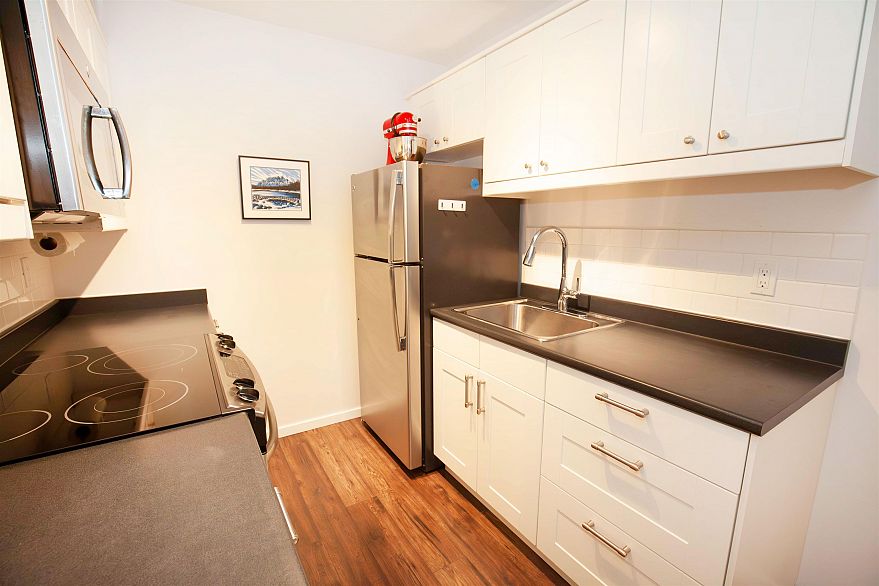 403 2045 Franklin Street