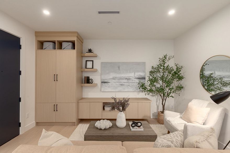 1 3508 E Pender Street