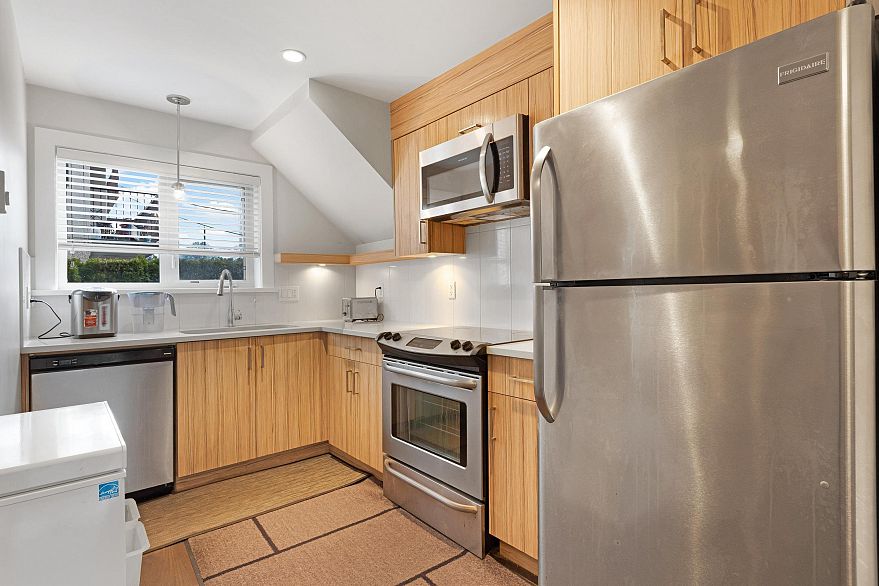 6030 Prince Edward Street