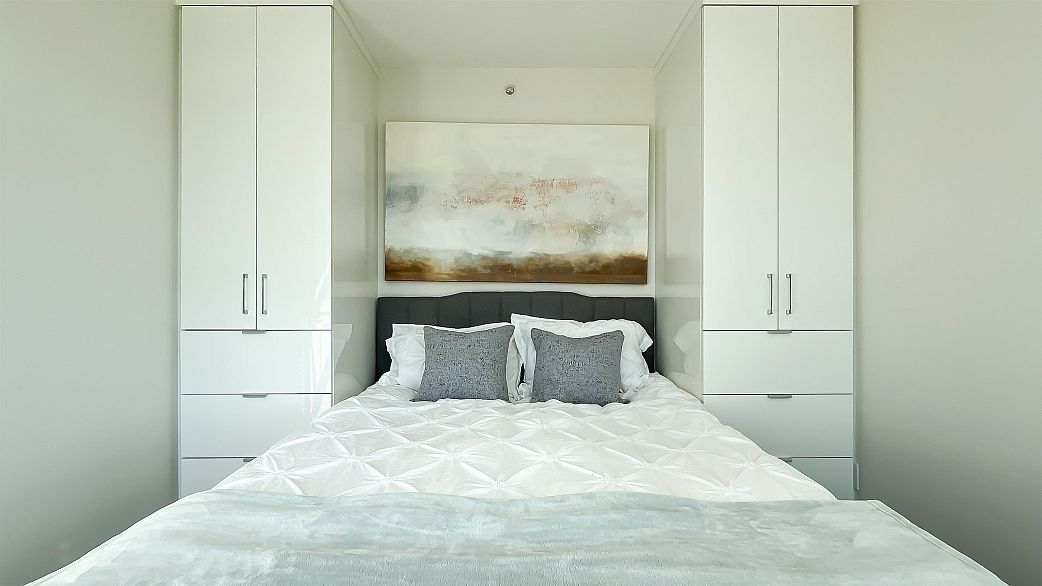 1106 1068 W Broadway