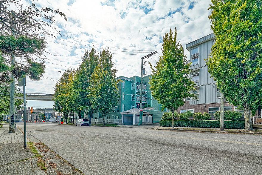 102 8989 Hudson Street