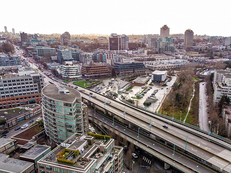 502 1833 Crowe Street