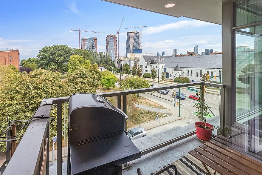 405 1808 W 1st Avenue