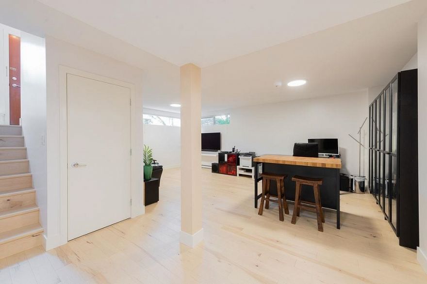 5952 Chancellor Mews