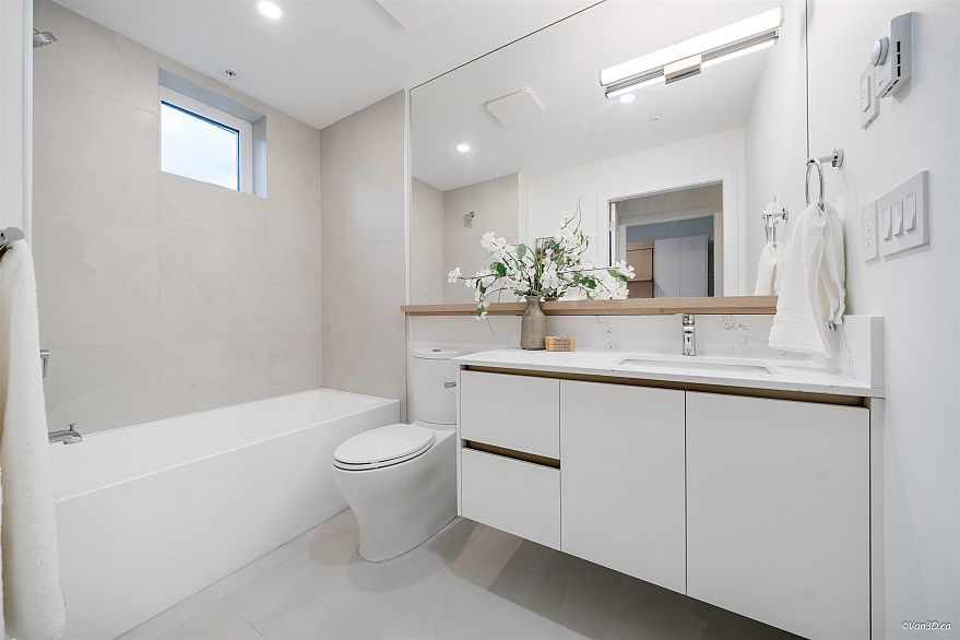 110 918 W 32nd Avenue