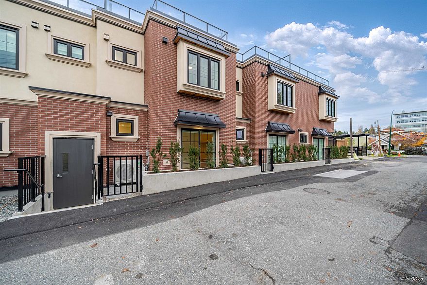 110 918 W 32nd Avenue