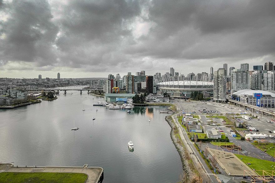 2504 1088 QUEBEC STREET, Vancouver BC V6A 4H2