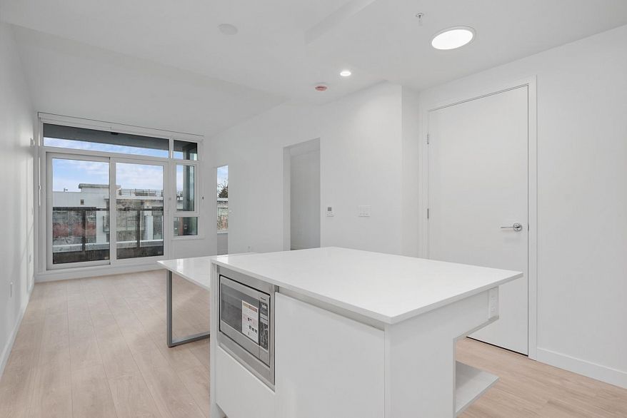 40X 1981 MACDONALD STREET, Vancouver BC V6K 1M7