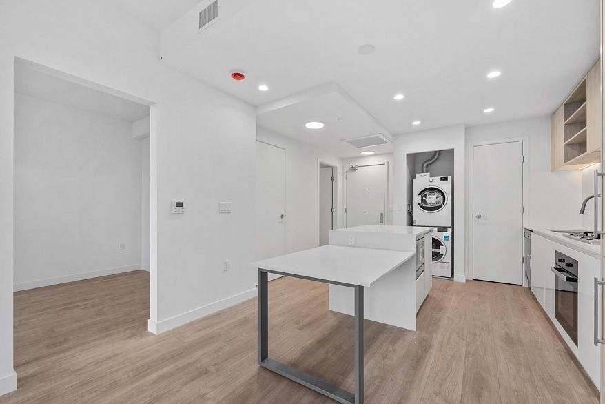 40X 1981 MACDONALD STREET, Vancouver BC V6K 1M7