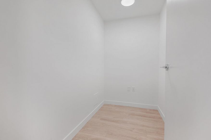 40X 1981 MACDONALD STREET, Vancouver BC V6K 1M7