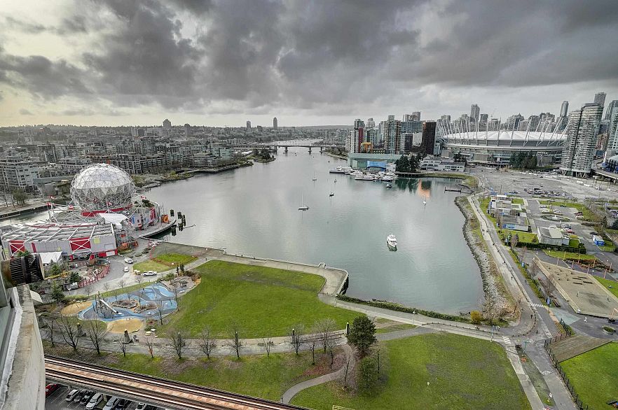 2504 1088 QUEBEC STREET, Vancouver BC V6A 4H2