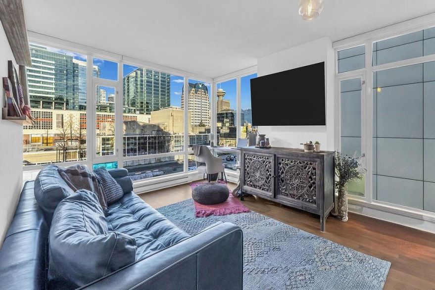 909 161 W Georgia Street