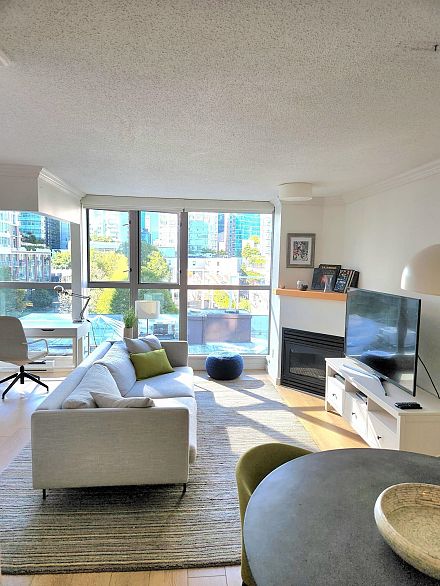 928 RICHARDS STREET, Vancouver BC V6B 3C1