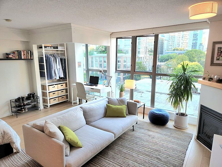 928 RICHARDS STREET, Vancouver BC V6B 3C1