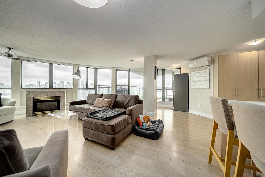 2504 1088 QUEBEC STREET, Vancouver BC V6A 4H2