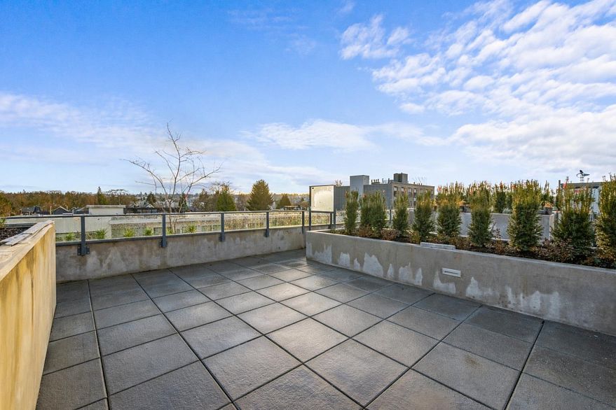 40X 1981 MACDONALD STREET, Vancouver BC V6K 1M7