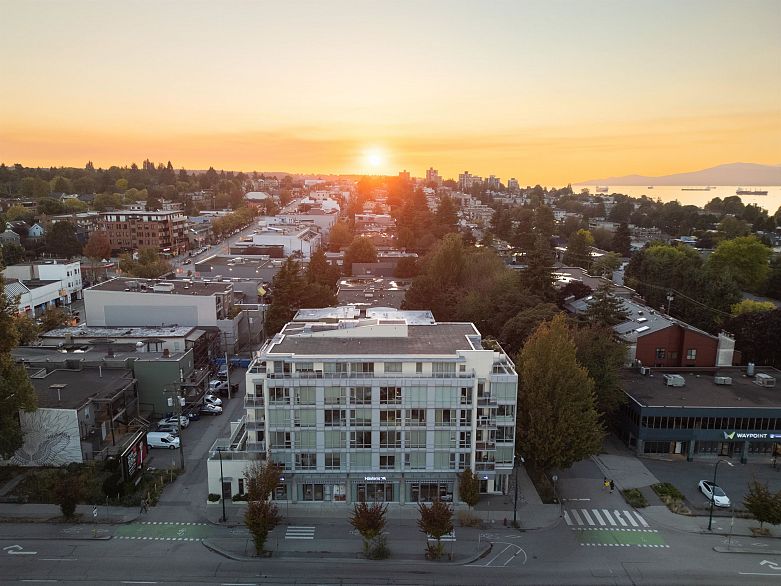 701 1808 W 3rd Avenue