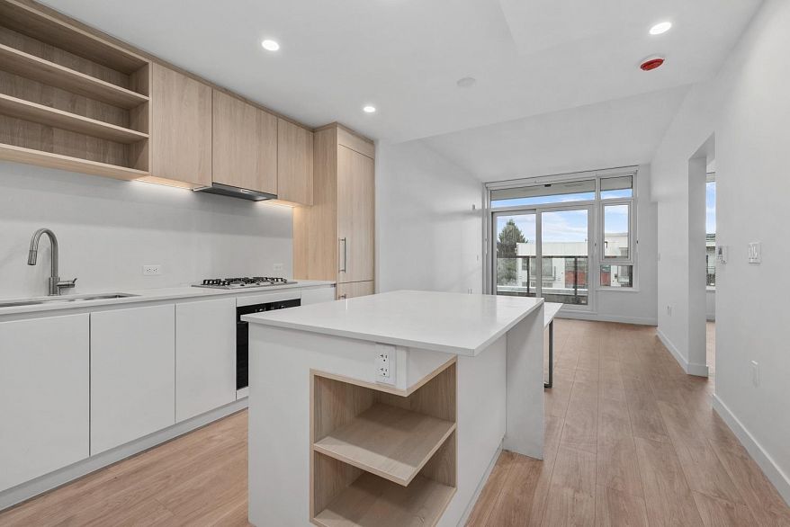 40X 1981 MACDONALD STREET, Vancouver BC V6K 1M7