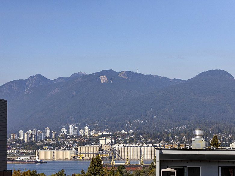 PH20 2150 E Hastings Street