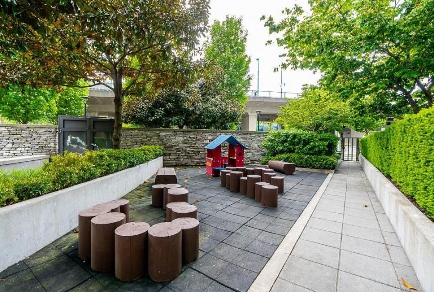 410 445 W 2nd Avenue