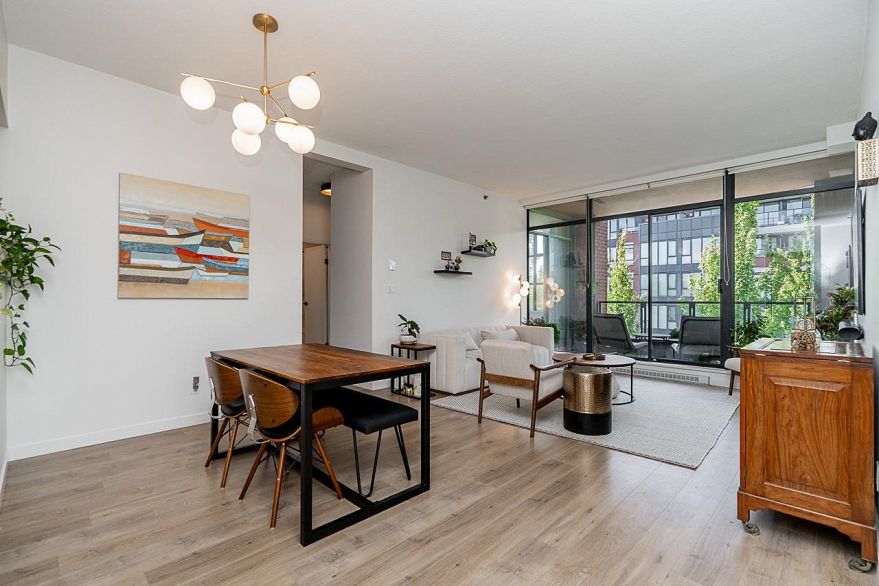 408 503 W 16th Avenue