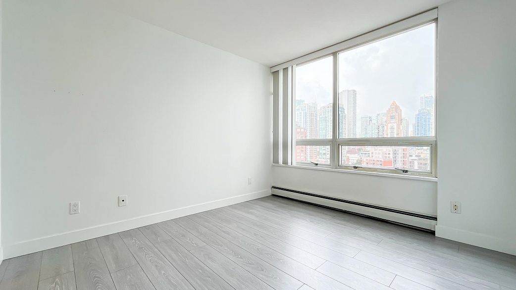 1602 1201 Marinaside Crescent