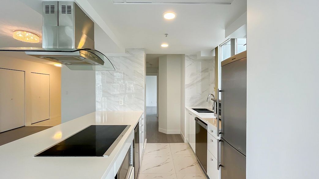 1602 1201 Marinaside Crescent