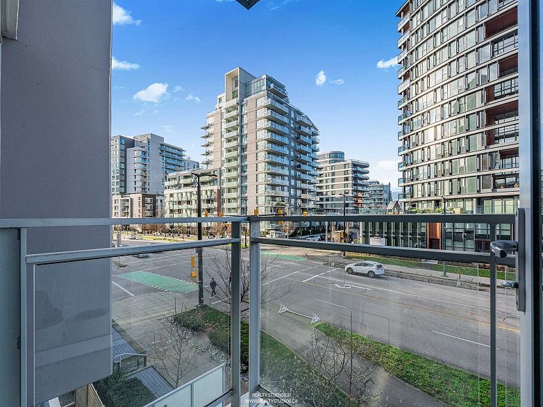 306 1618 Quebec Street