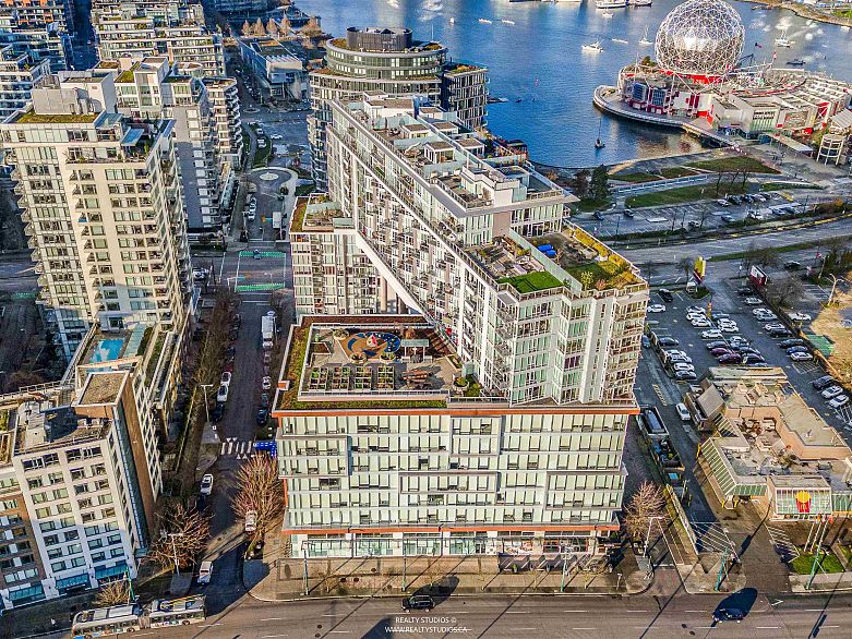 306 1618 Quebec Street