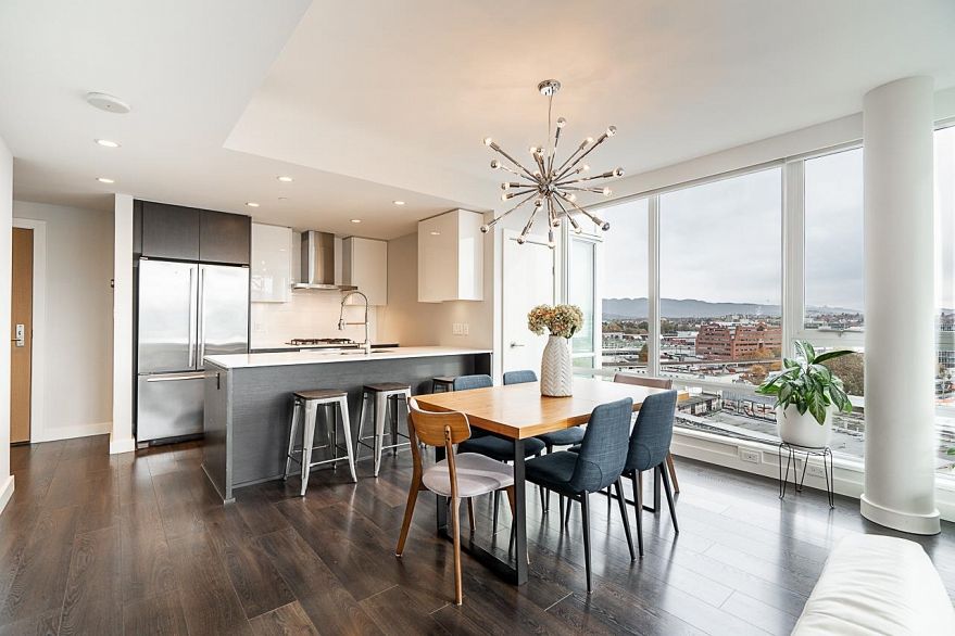 1517 1618 Quebec Street