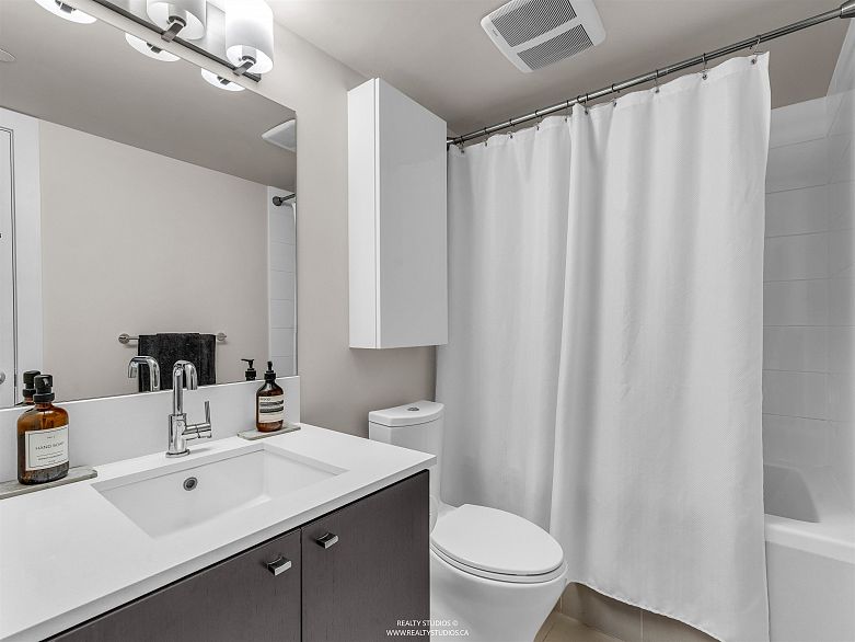 306 1618 Quebec Street