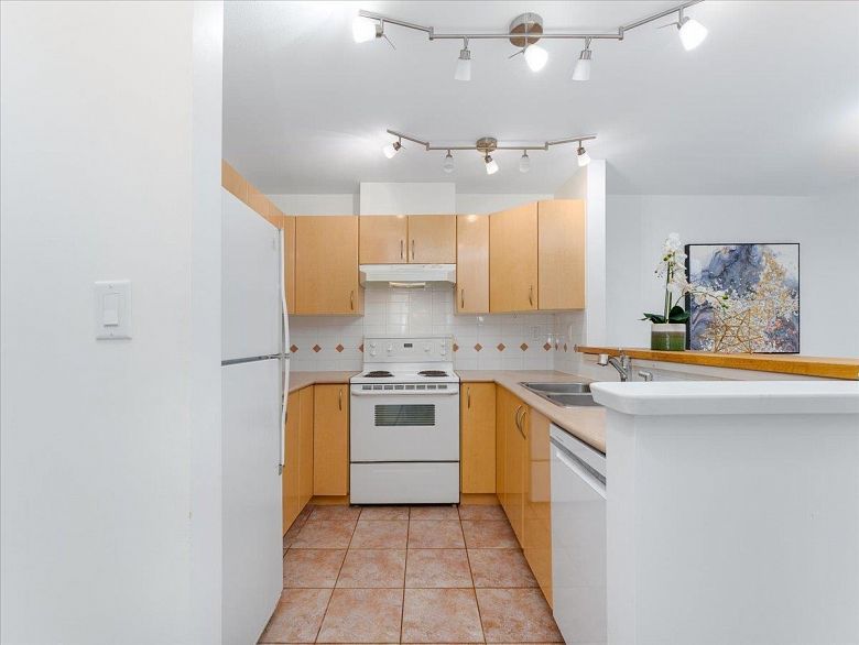 408 3083 W 4th Avenue