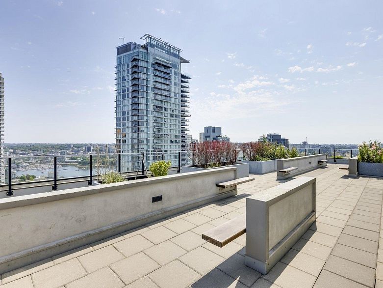 912 1325 Rolston Street