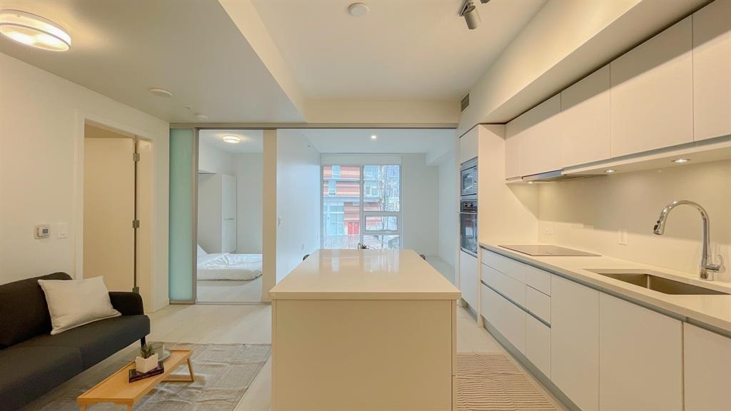 401 180 EAST 2 AVENUE, Vancouver BC V5T 0K4