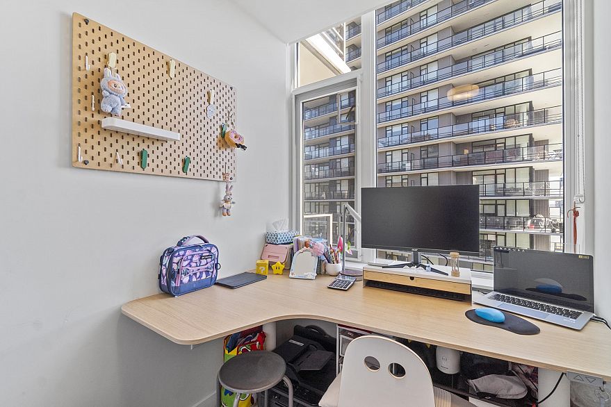 702 3451 Sawmill Crescent