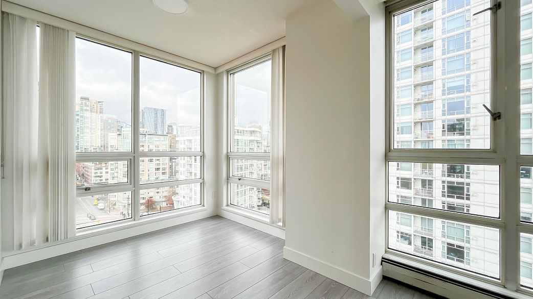 1602 1201 Marinaside Crescent