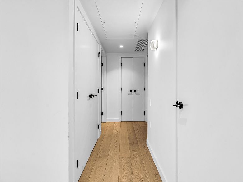 1401 1365 Davie Street