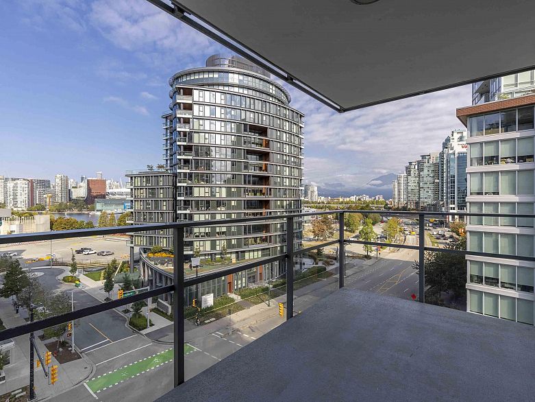 905 110 Switchmen Street