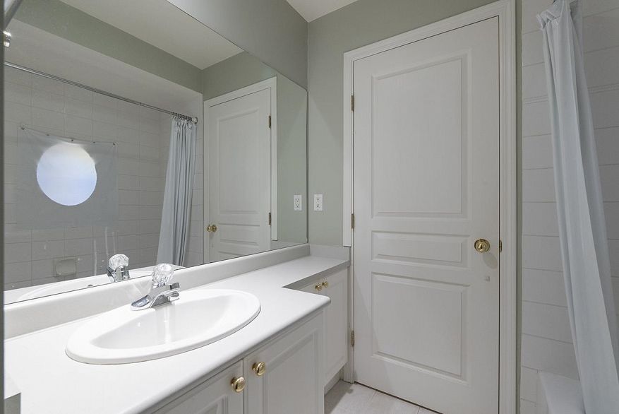 2880 E Kent Avenue South