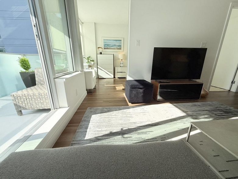 313 1661 Quebec Street